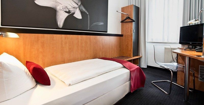 Max Brown Hotel Midtown, Part Of Sircle Collection Düsseldorf Exteriör bild